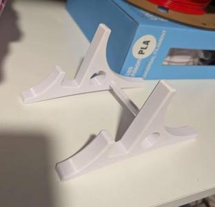 Minimalistic laptop storage stand   