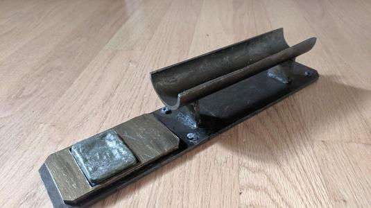  Star Wars Galaxy's Edge: Savi's Workshop Lightsaber Stand