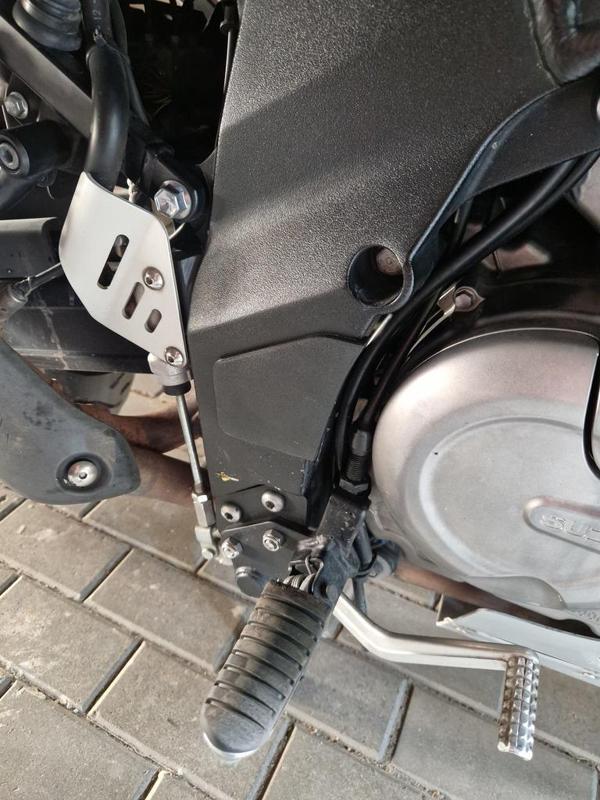 Suzuki DL(V-Strom) Frame Pivot Cover