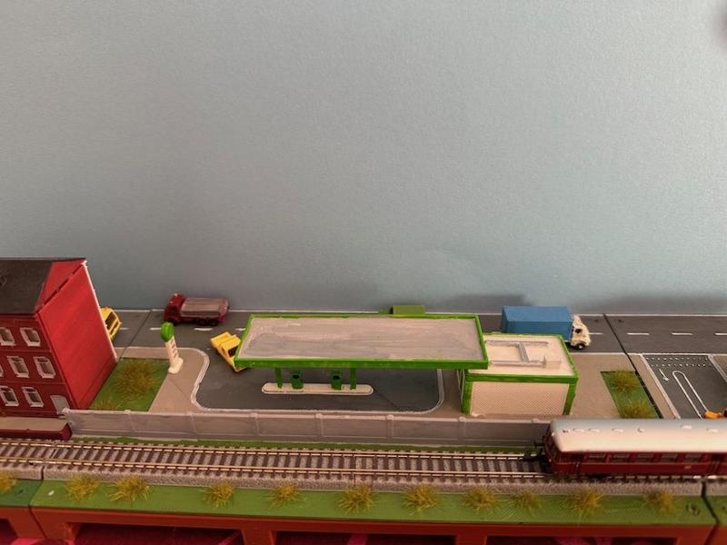 “z-slat“ 06 filling station (z-scale)