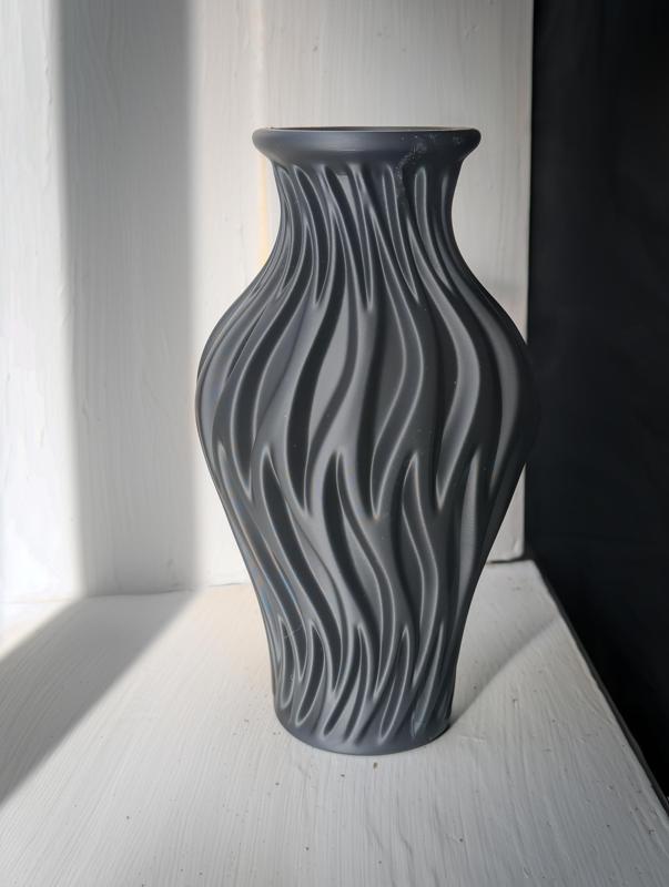 Synca Vase - Crescent Wave Vase
