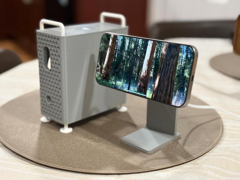 Mini Pro Display XDR iPhone Stand for MagSafe
