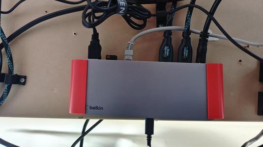 Belkin INC013VFSGY 5-in-1 Thunderbolt 4 Hub Under desk support