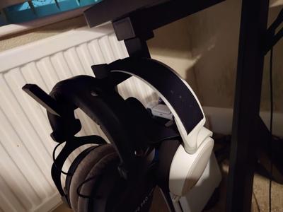 "Gaming Desk" Headset holder