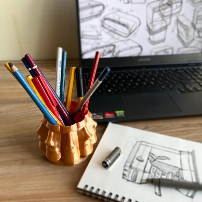 Polyface Pen Stand - Easter MOAI