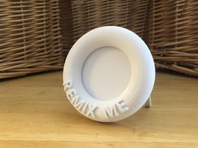 Blank Circular Frames for Remixing