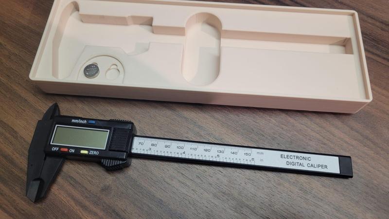 Gridfinity Caliper Holder With Battery Compartment