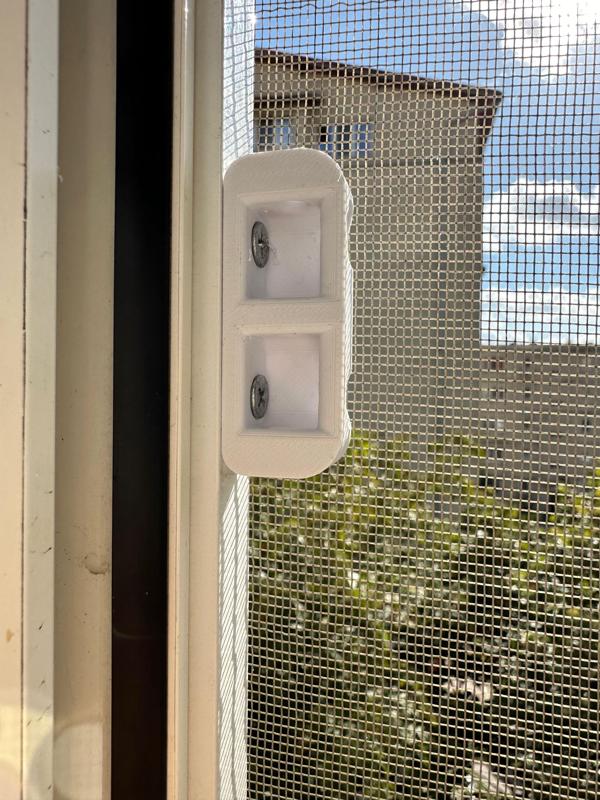 Reinforced Handle for Window Screen (Maner intarit sita geam termopan)