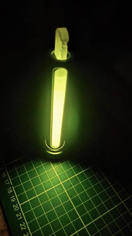 Dimmbares Knicklicht, Dimmable glow stick