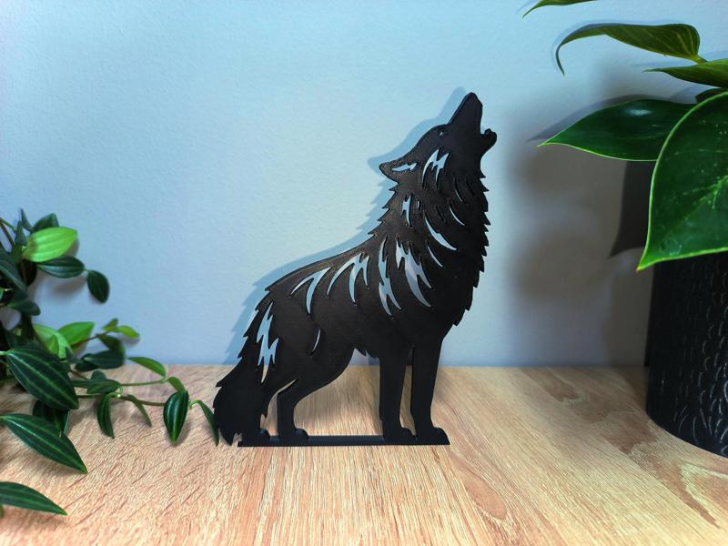 Howling Wolf Decoration