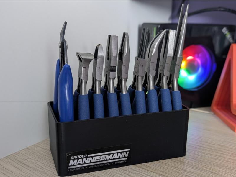 Workshop stand for 9 pliers 130x65mm - MANNESMANN