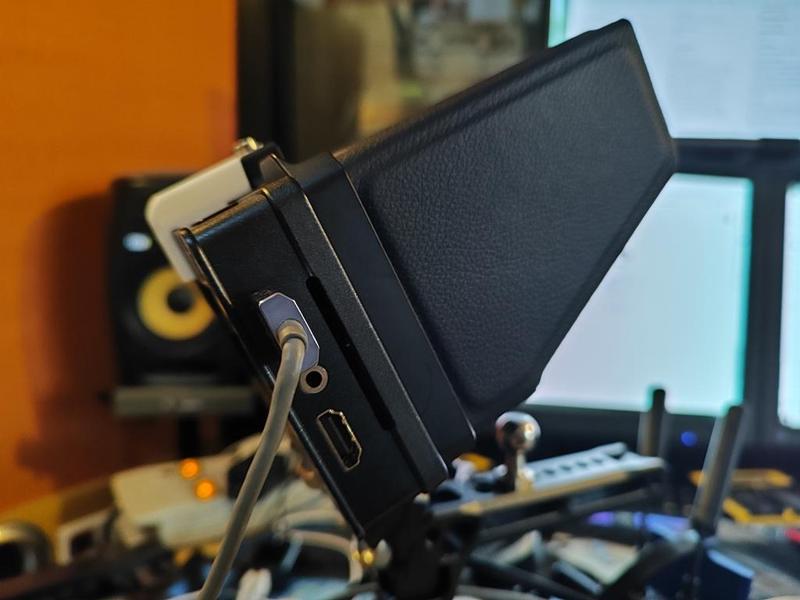 Smallrig Sunhood BMPCC4K 2299 Adapter to Portkeys LH5 Field Monitor