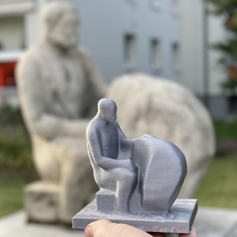 Socha Muž s kamenem (Petřiny)