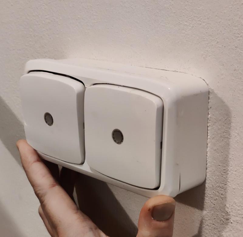 ABB Tango rámeček pro odsazení od zdi