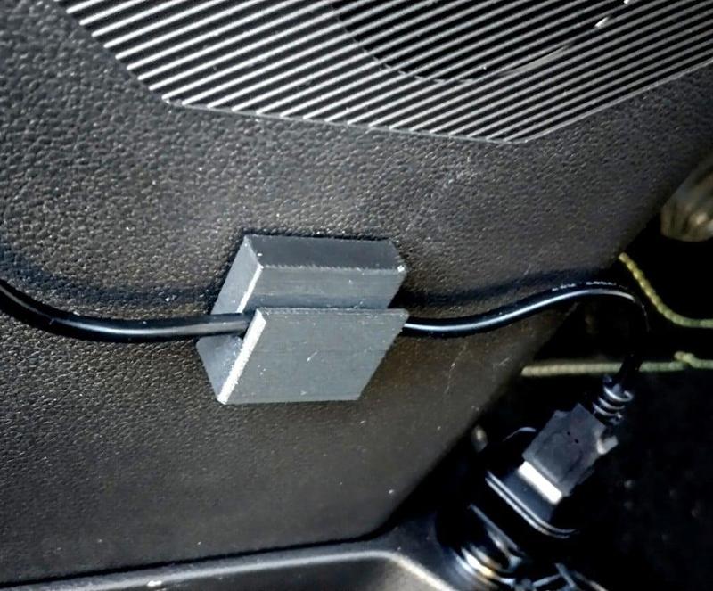 YouClip Cable Tidy Dacia