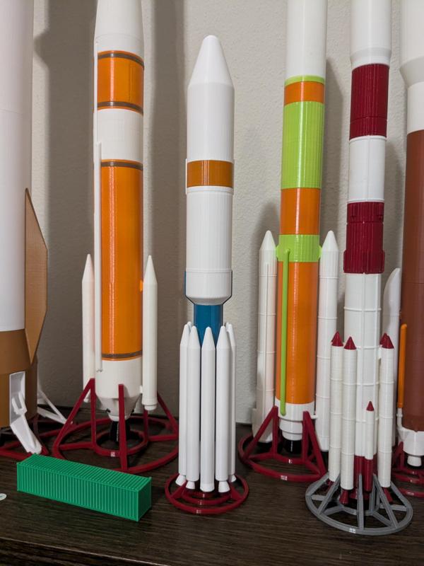 Delta III 8930 - 1:100 - Boeing