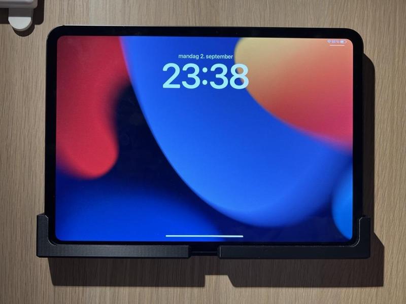 Wall stand for iPad Pro M4