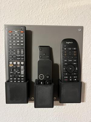 Wall mount for 4 remote controllers - without text