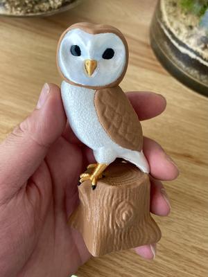Owl on tree - No supports