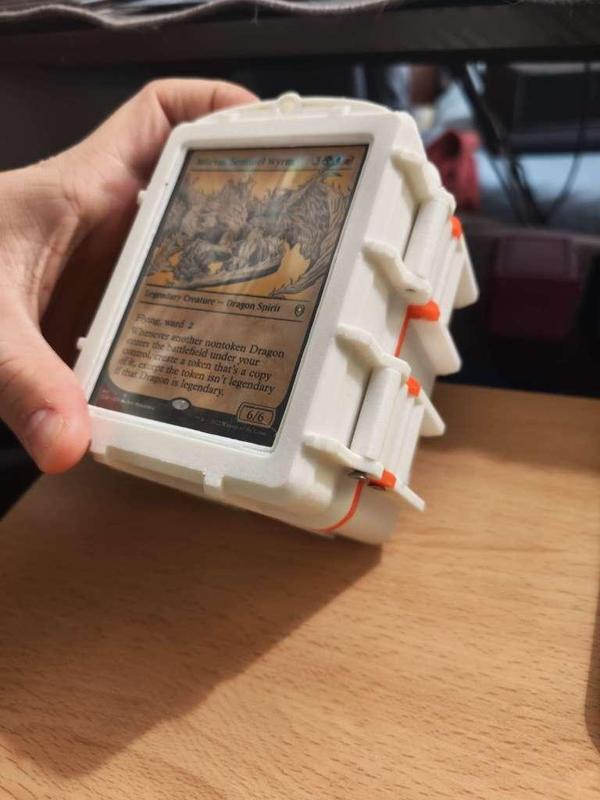 Commander MTG deckbox with slot for Display Card 