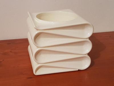 Artistic vase customized