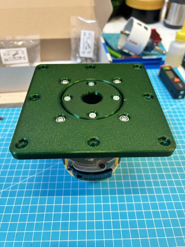 Dewalt DCW600 Routerplate for routertable