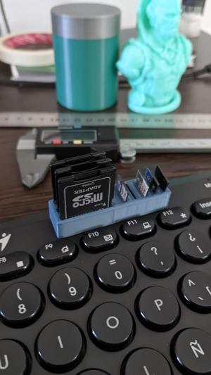 Sd card organizer for keyboard