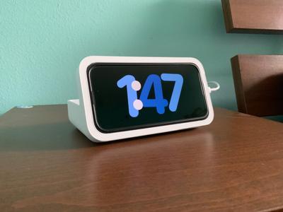 Wired iPhone Standby Dock