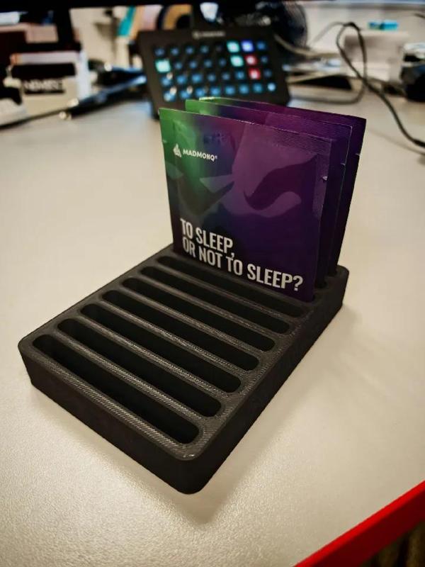 Madmonq ZEN stand / stojánek   