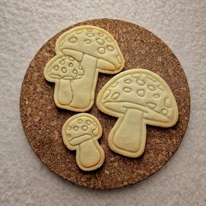 Shroom-tastic Shapes (mushroom/toadstool cookie cutter)