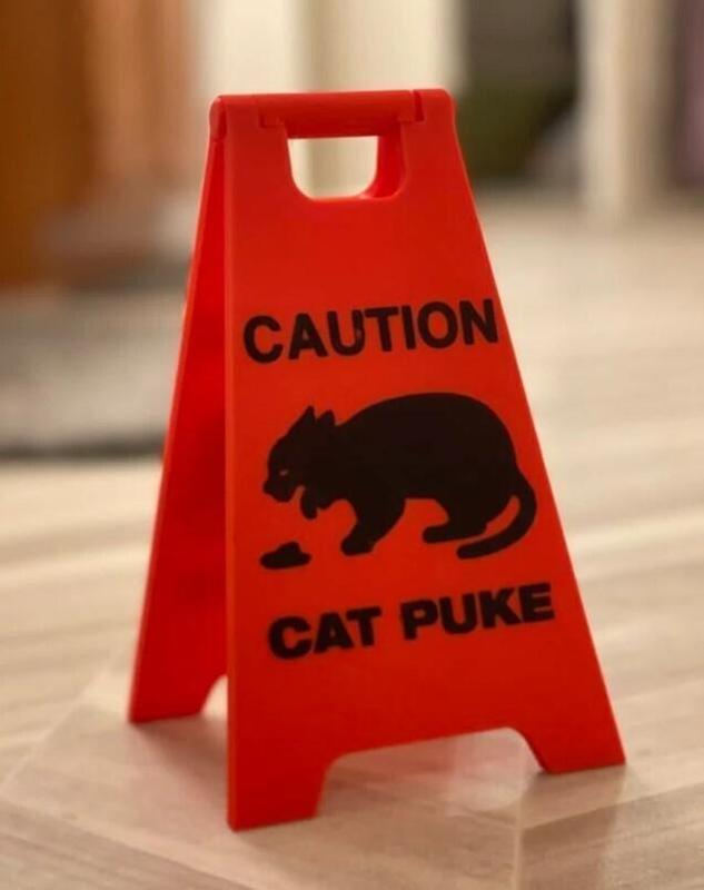 cat puke sign panneau chat qui vomit