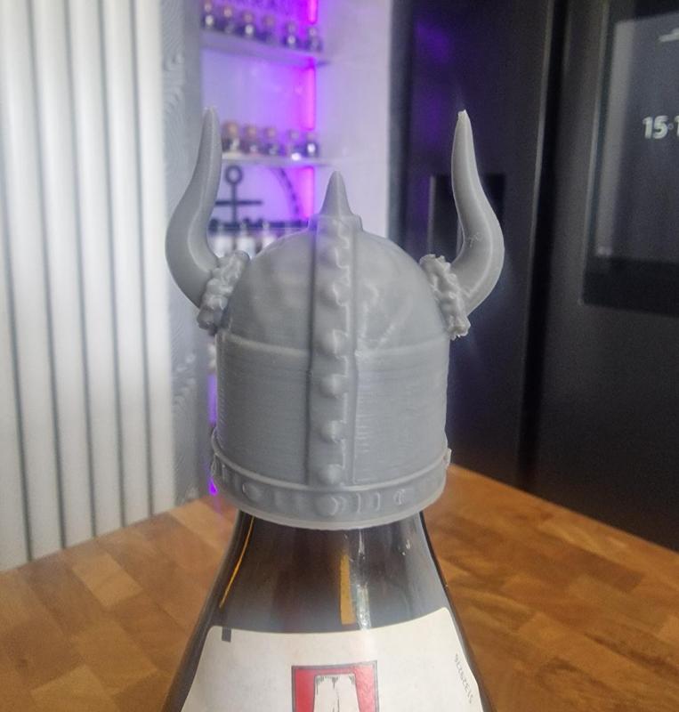 Helm Helmet Beer Bier Bottle Flasche Deckel Cap 