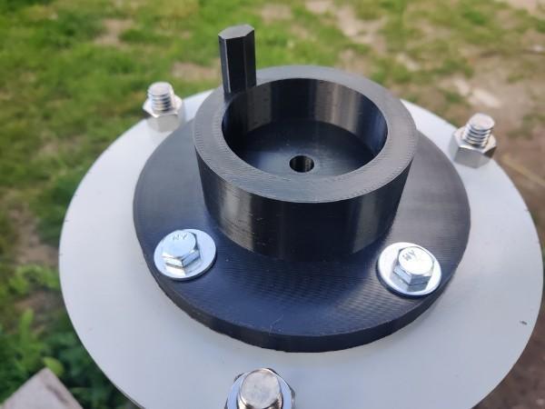 Skywatcher AZ-EQ5 telescope mount pier adapting plate.