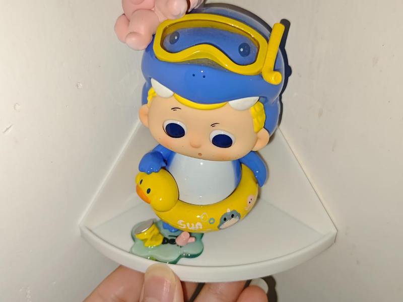 Wall-mounted Figurine (Rounded Corners)