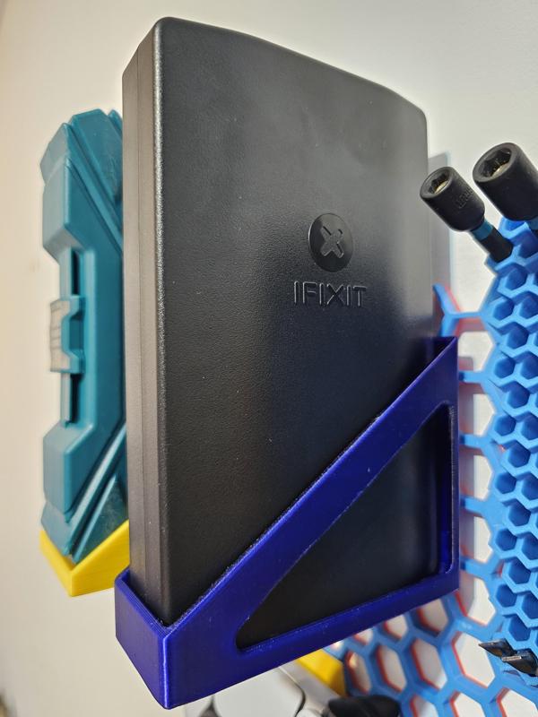 iFixit's Mako driver kit sideways HSW holder