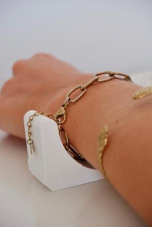 Suporte de apoio para colocar pulseiras