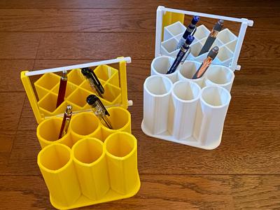 Optical Illusion Pen Stand