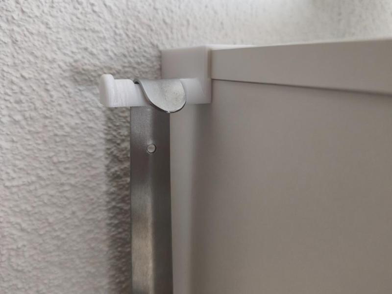 Shoehorn holder for Ikea Bissa