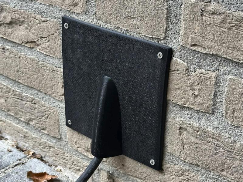 Ventilation cover (155x155) with passthrough