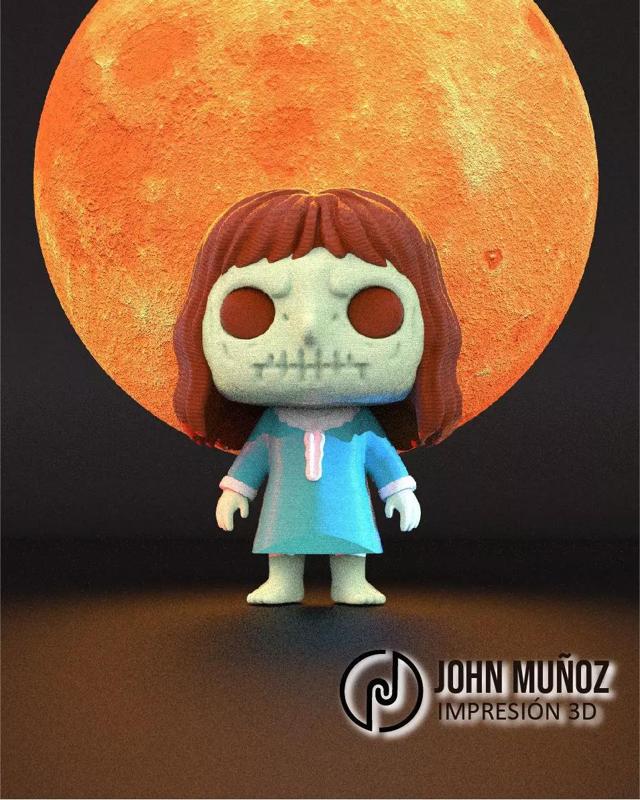 Regan Exorcista Girl - figure Version and Keychain