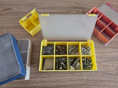 Parametric hinged compartment box (print-in-place)