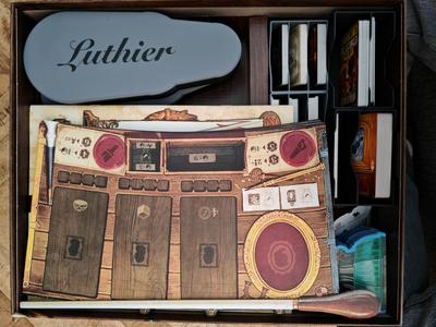 Luthier Retail Boardgame insert with resource tray