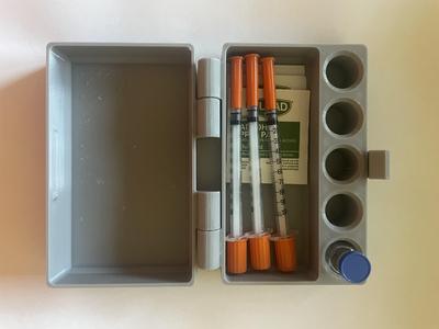 Vial Case for Syringes and Vials
