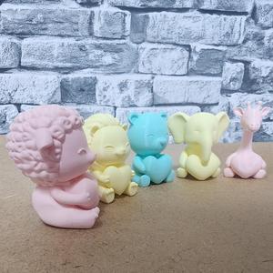 ANIMALS WITH HEARTS