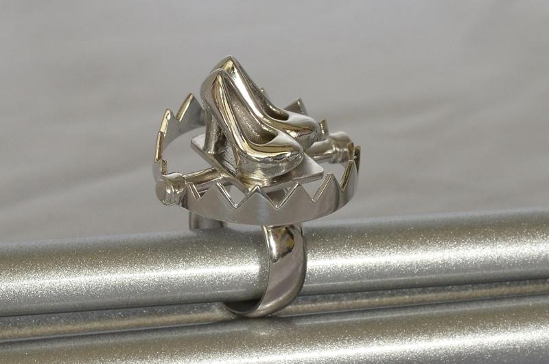 High Heel Shoes in a Snaptrap - Ring