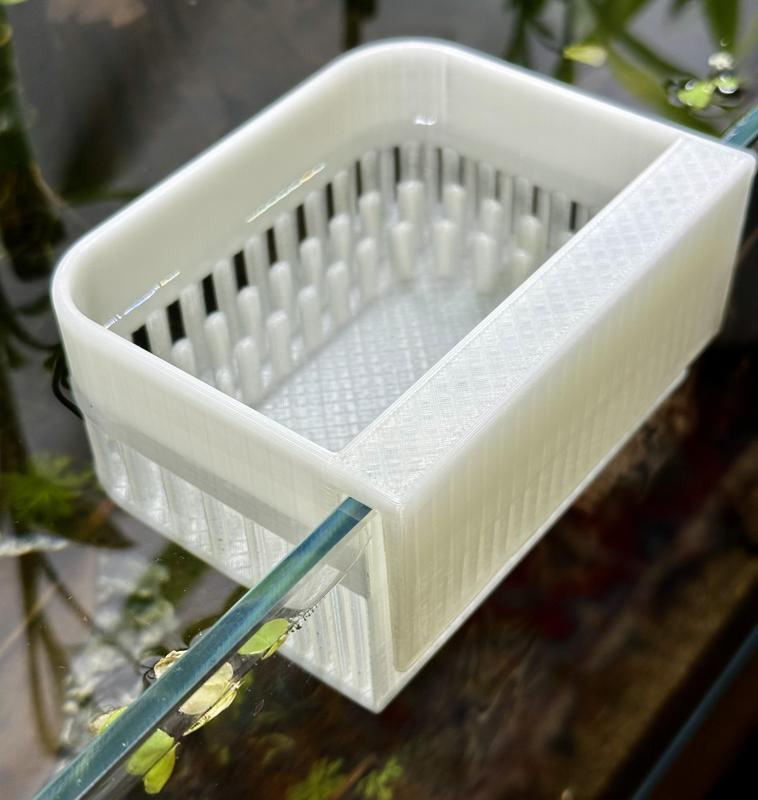 Water change diffuser for refilling without stirring up the tank