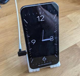 Google Pixel 10 Pro XL, wireless charger stand, for only 5 Euro