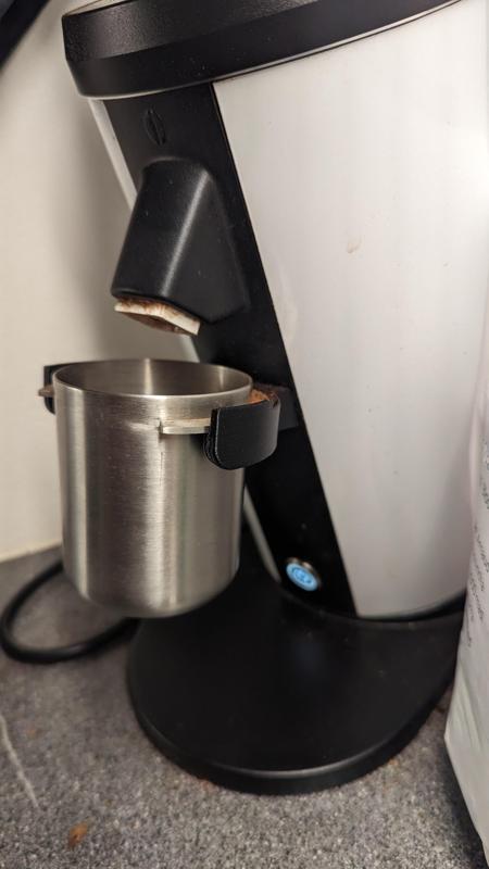 DF64 dosing cup holder