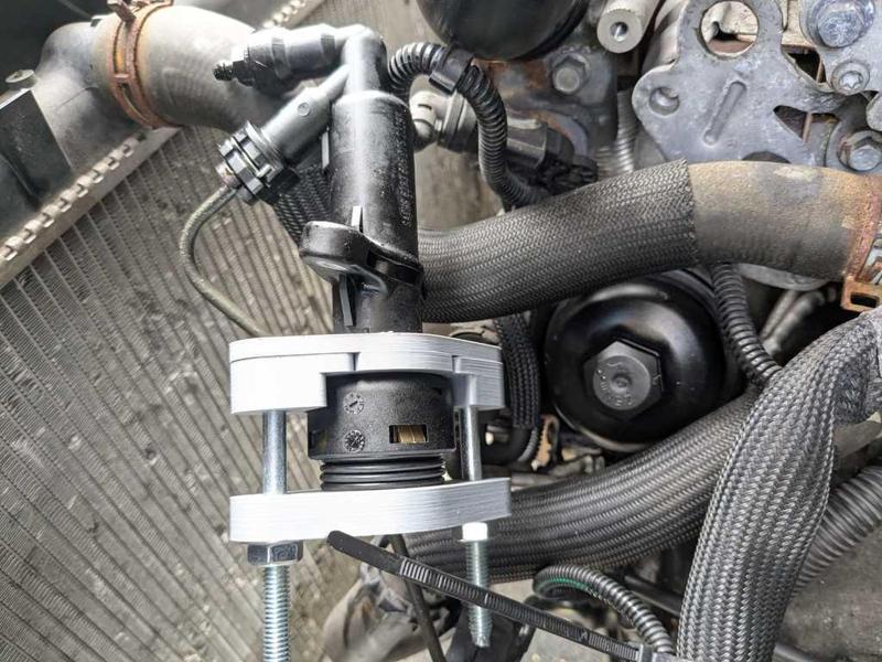 Clutch Slave Cylinder Bleeding Clamp