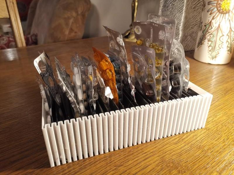 Parametric organizer with dividers (vase mode)